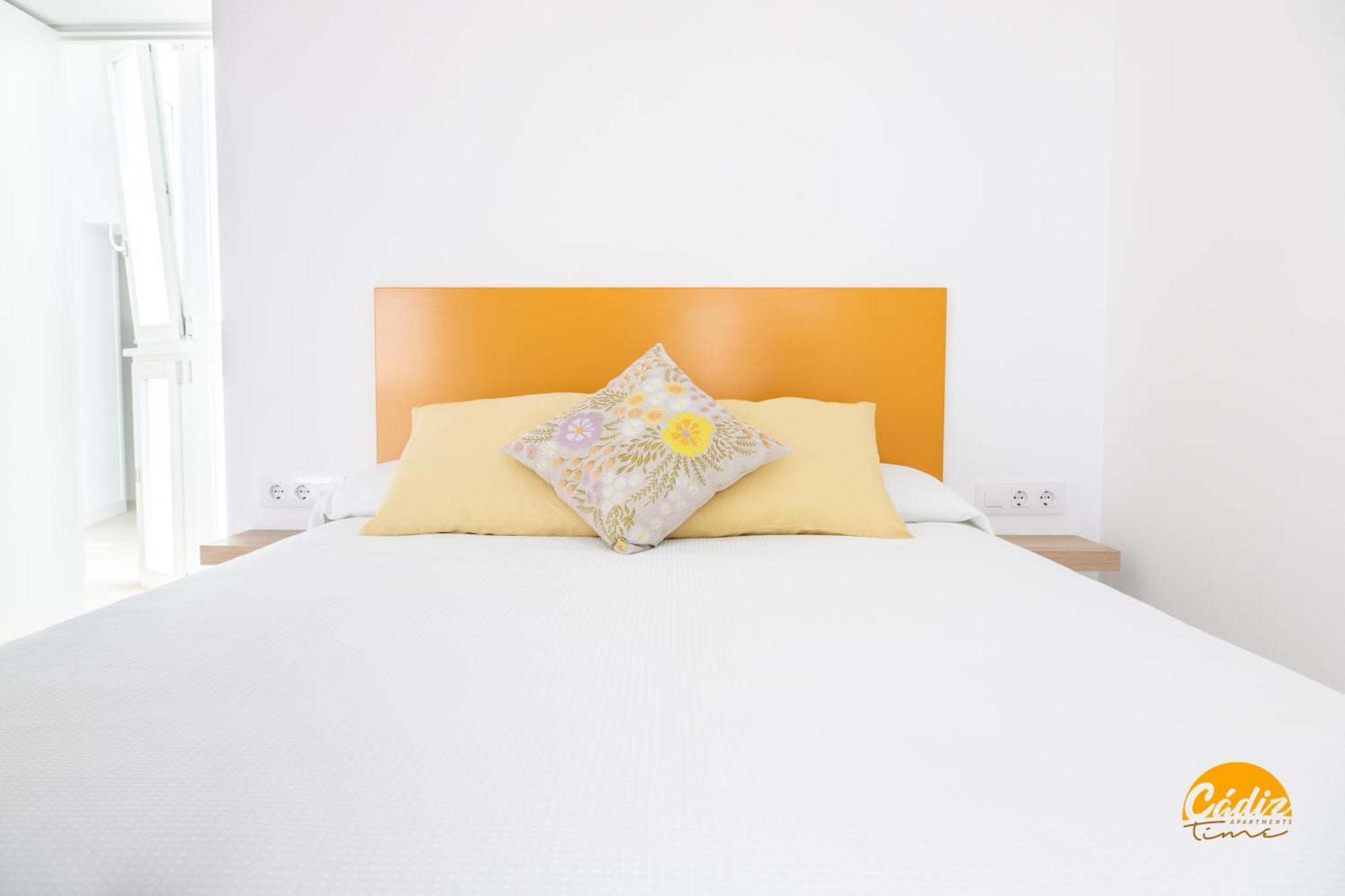 Villalobos By Cadiz Time Exterior photo