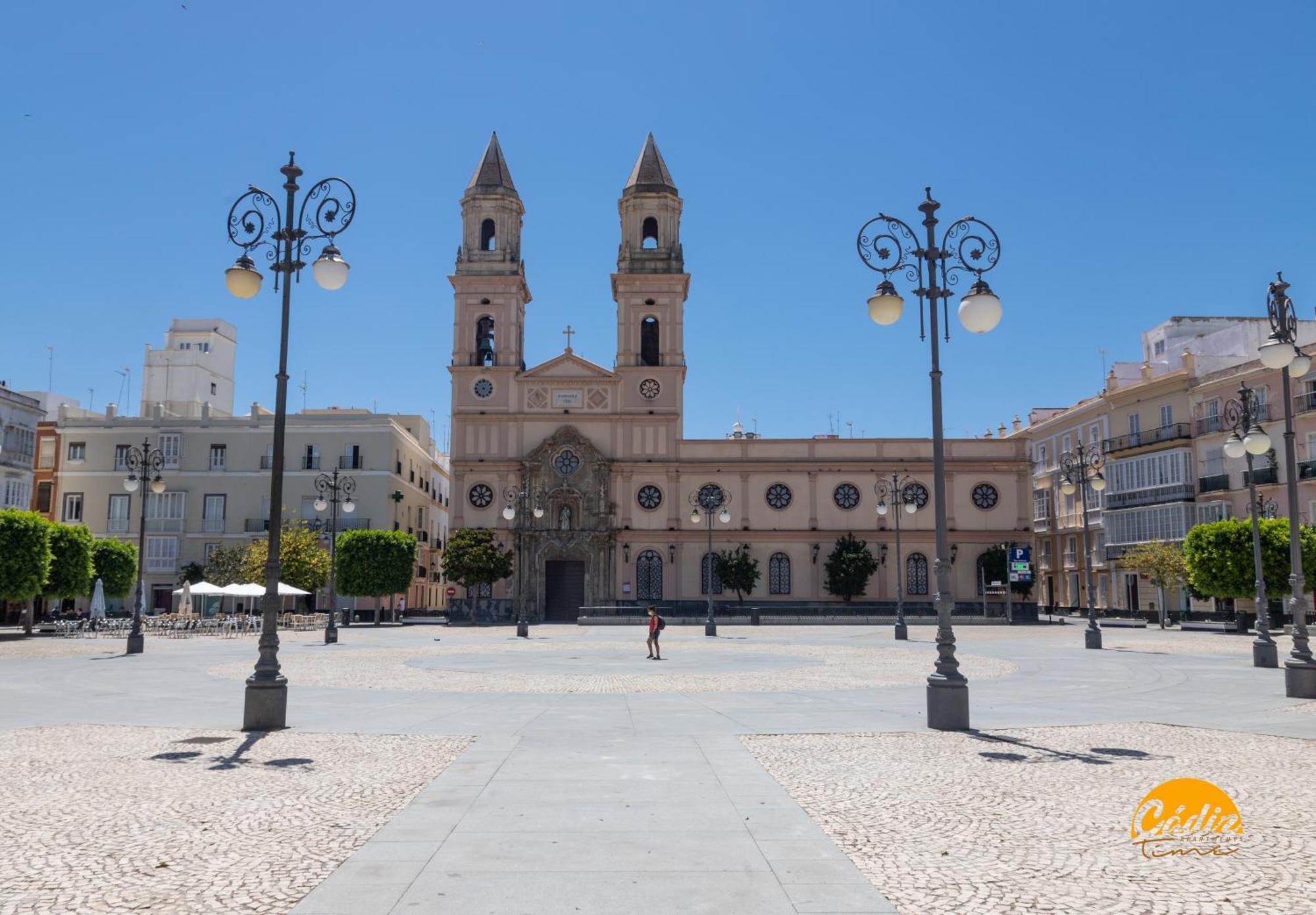 Villalobos By Cadiz Time Exterior photo