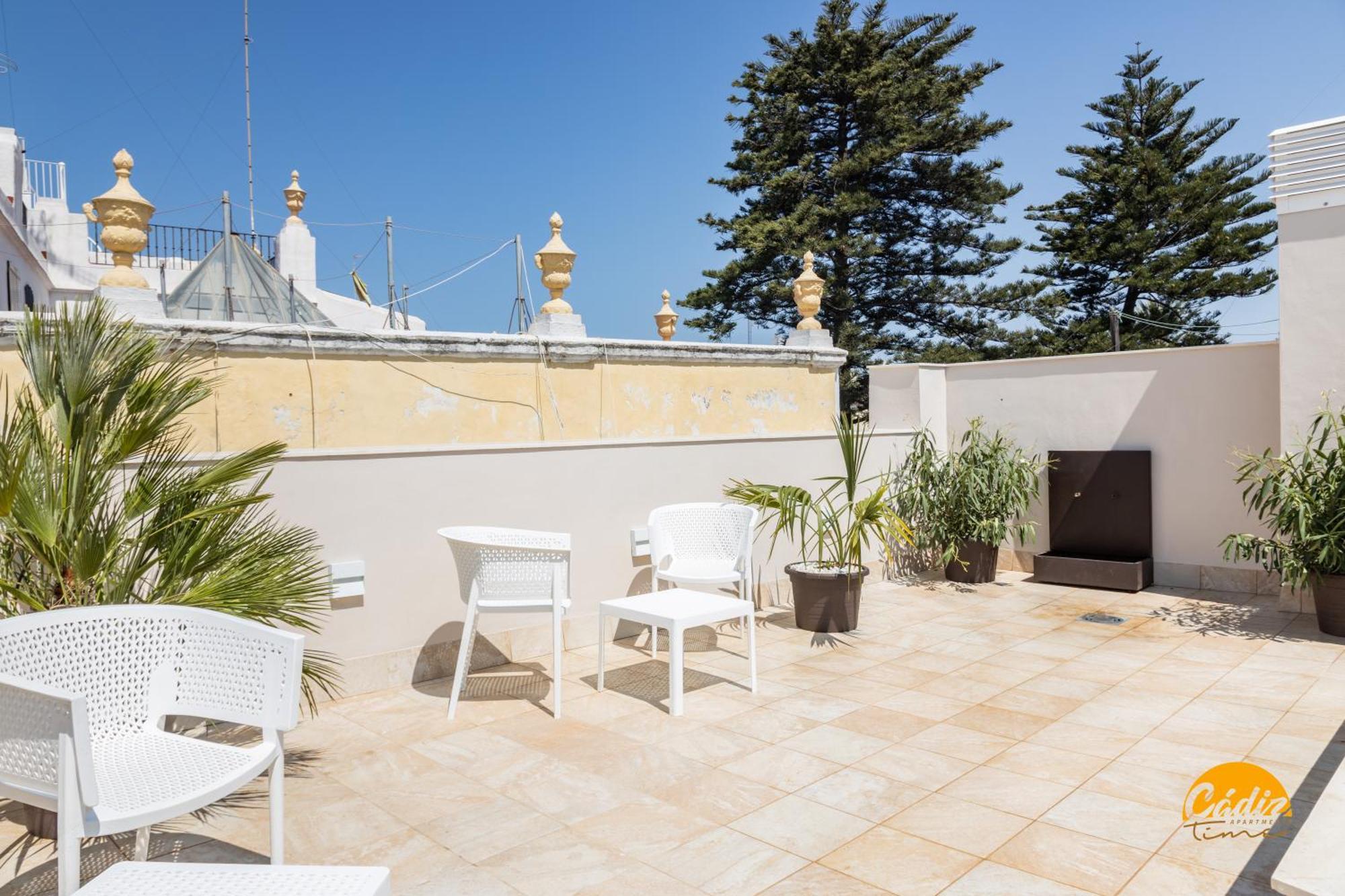 Villalobos By Cadiz Time Exterior photo